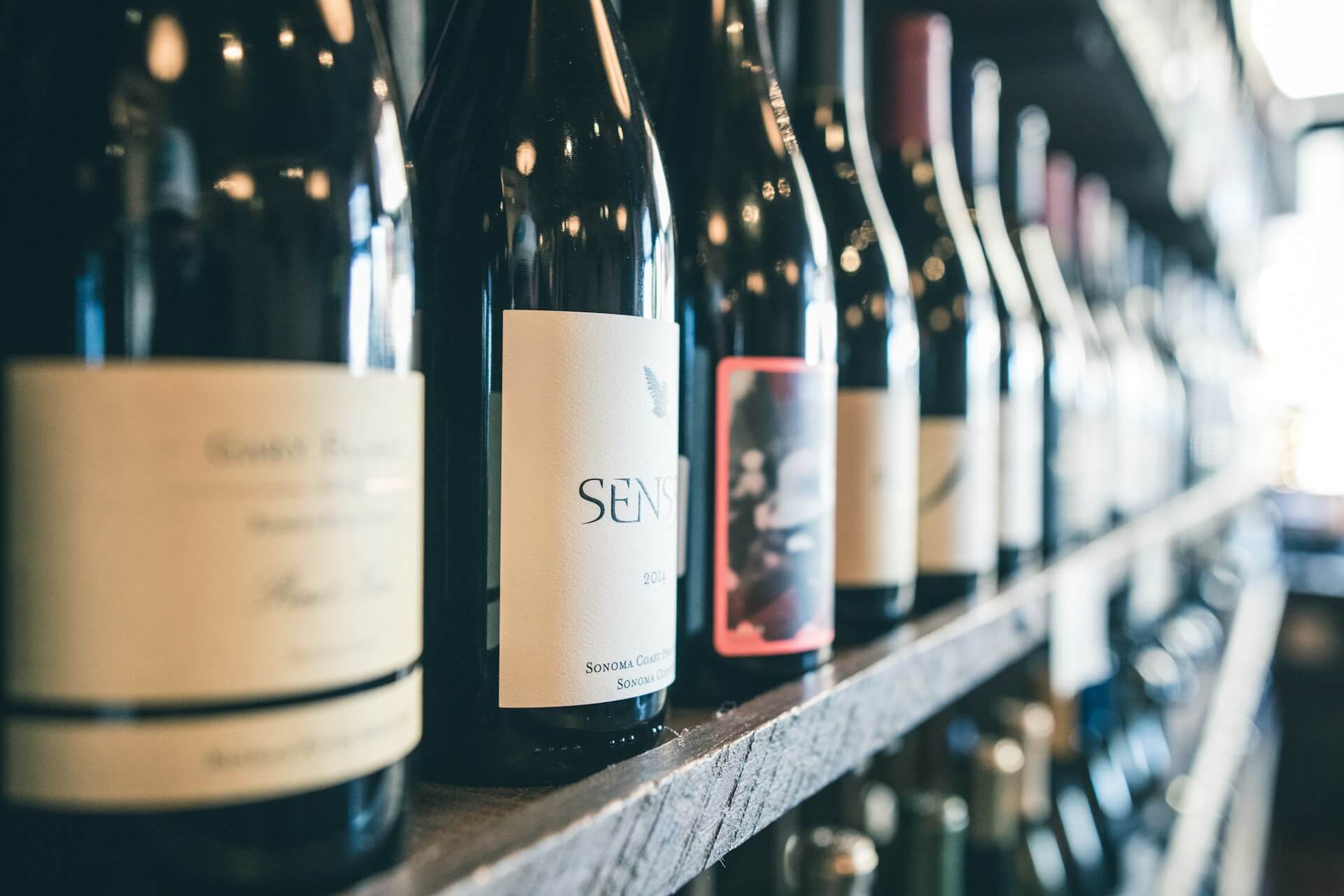 flasky vina, etikety, vino