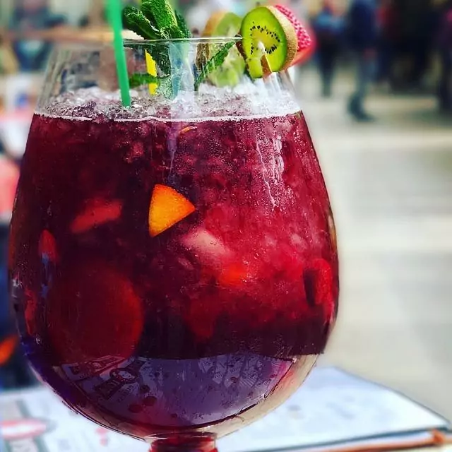 sangria, pohar, ovocia
