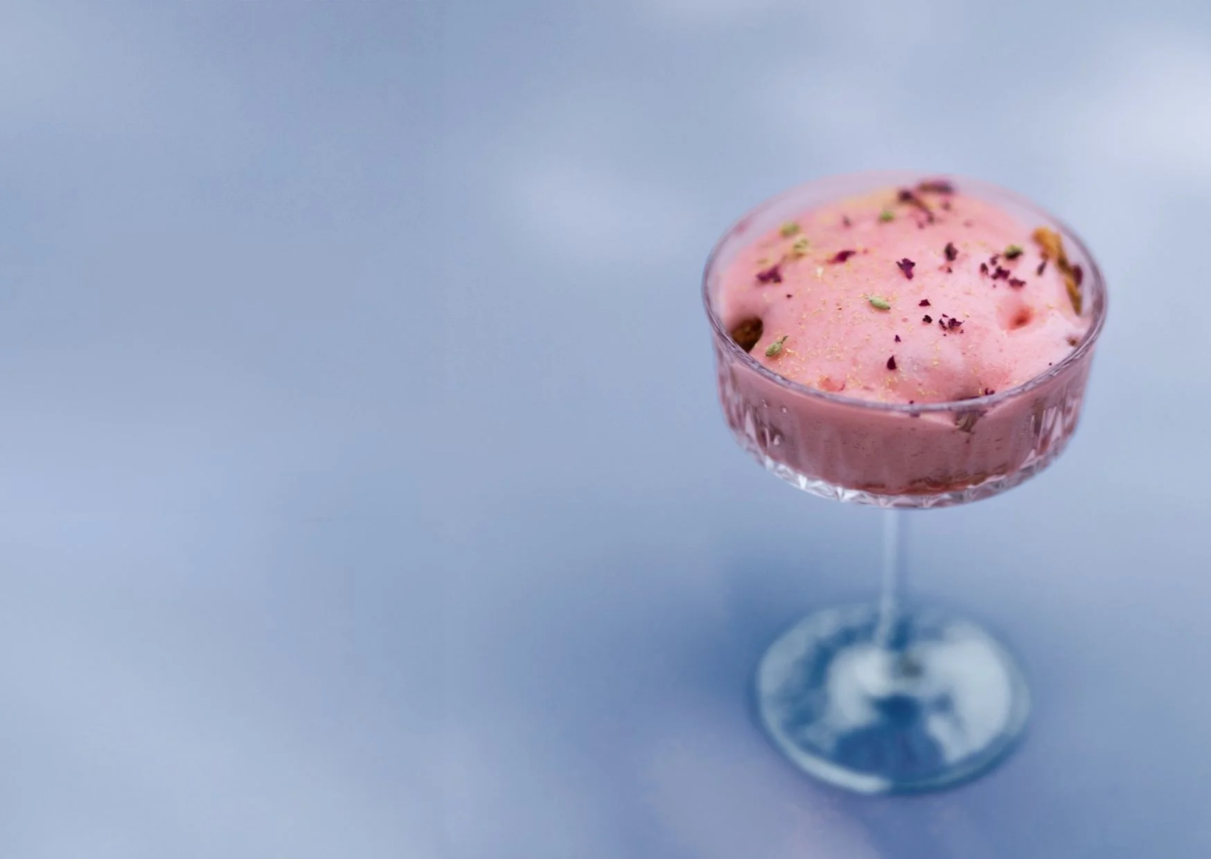 jahody, sekt, sablé - letný recept