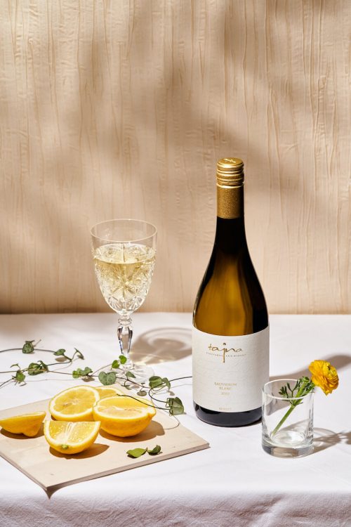 vino Tajna, pohare, pomarance