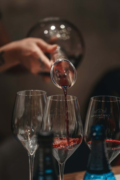 vino, cervene vino, karafa